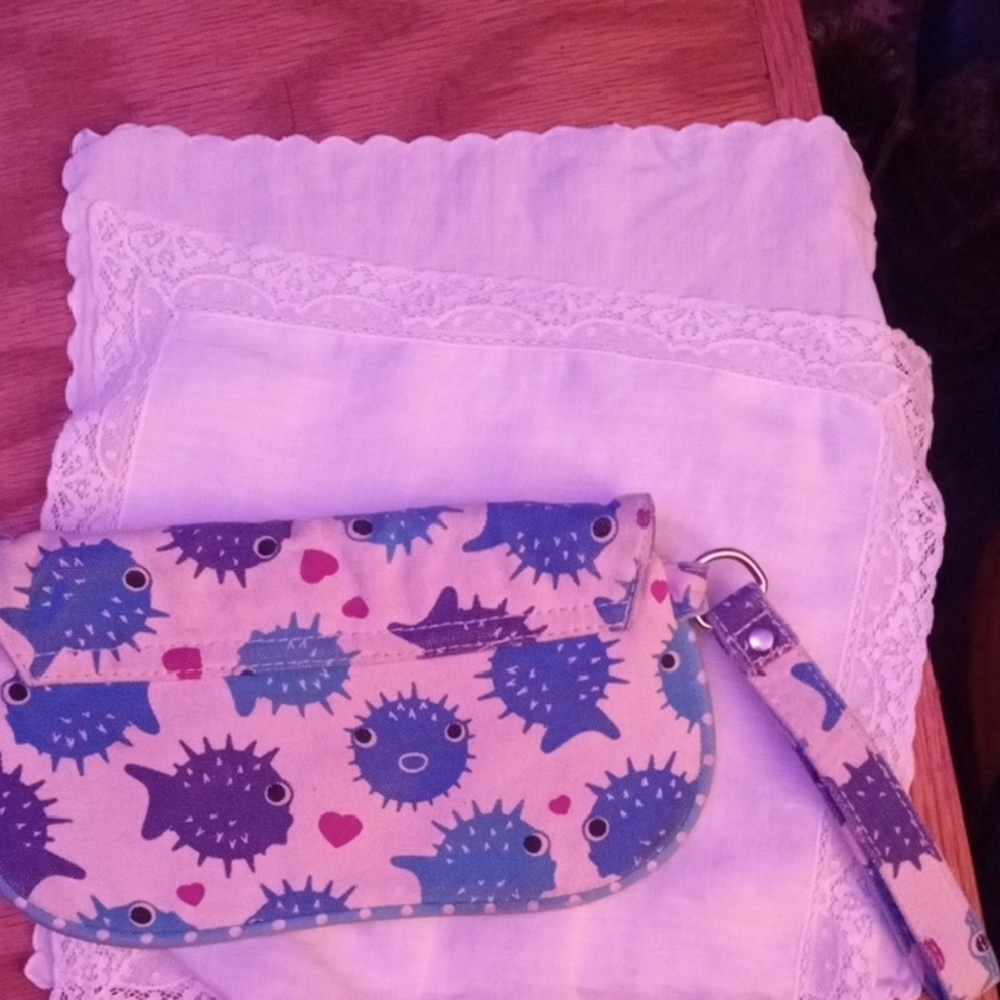 bungalow 360 Blue & Purple Puffer Fish Wristlet with Pink Hearts - Picture 4 of 4